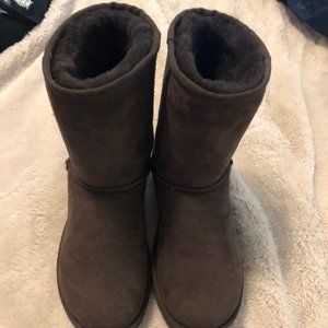 UGG Classic Short Boots Women's Size 7